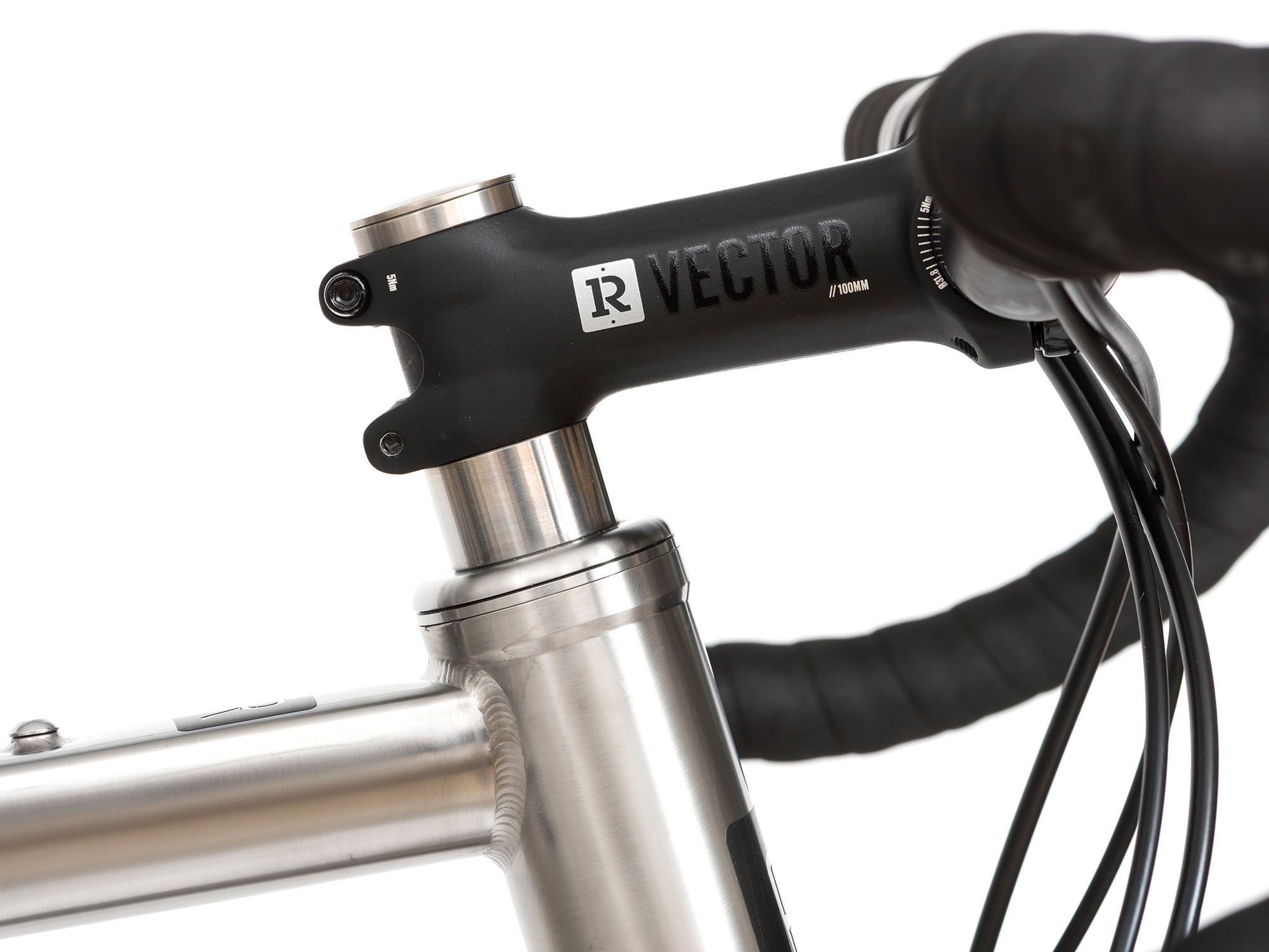 Reillly Titanium headset shown on a bike. 